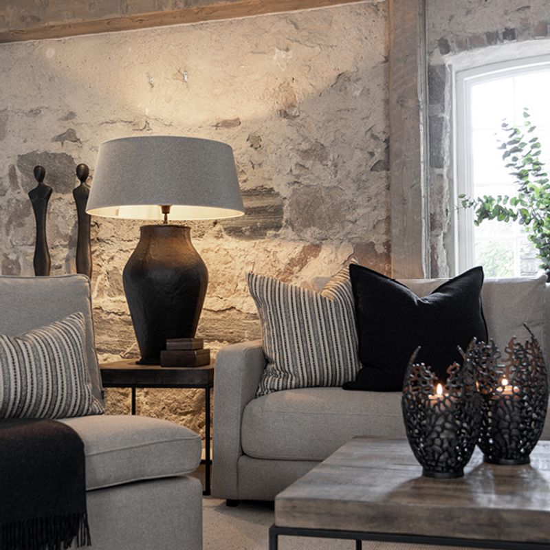 Fiora Svart Bordlampe - Artwood