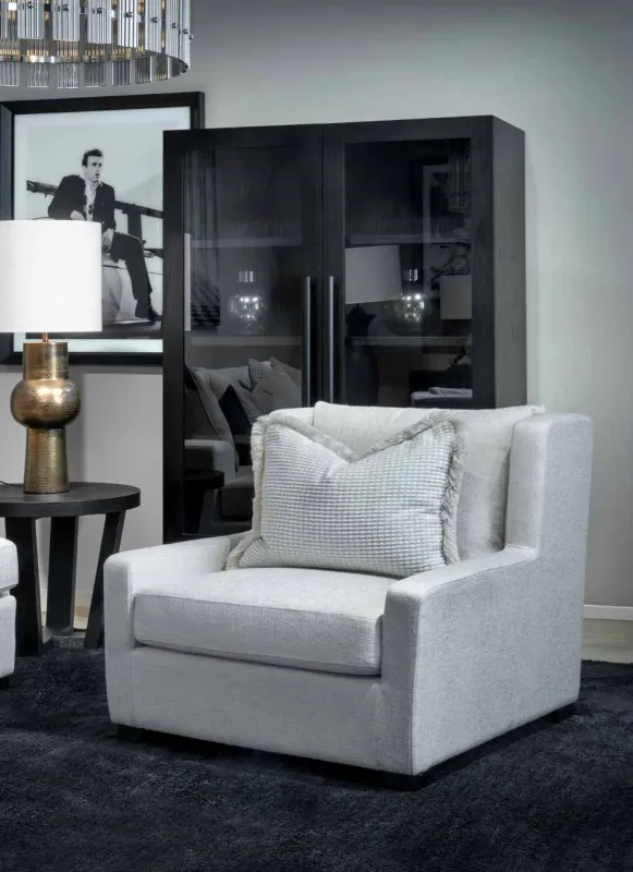 Nice lav vitrineskap | Home Factory