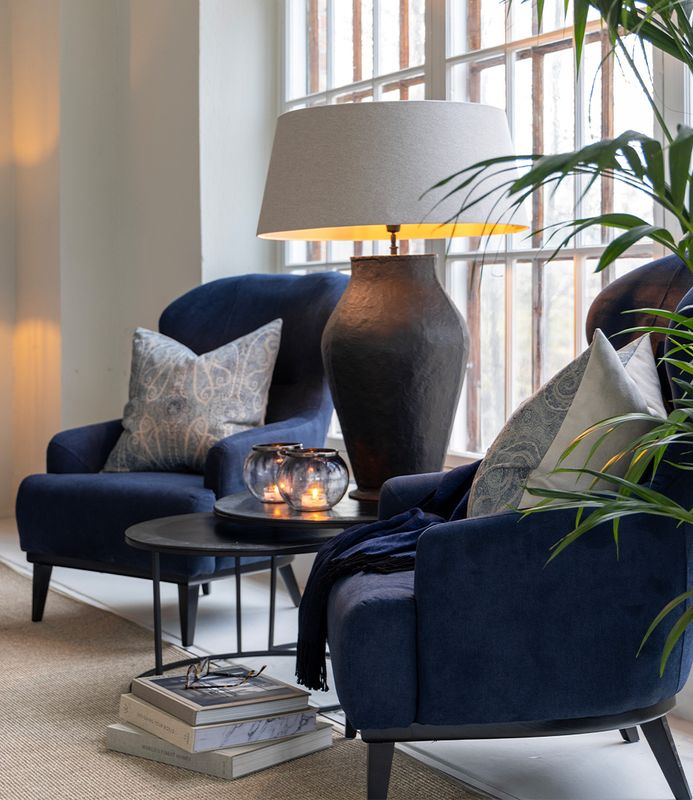 Fiora Svart Bordlampe - Artwood