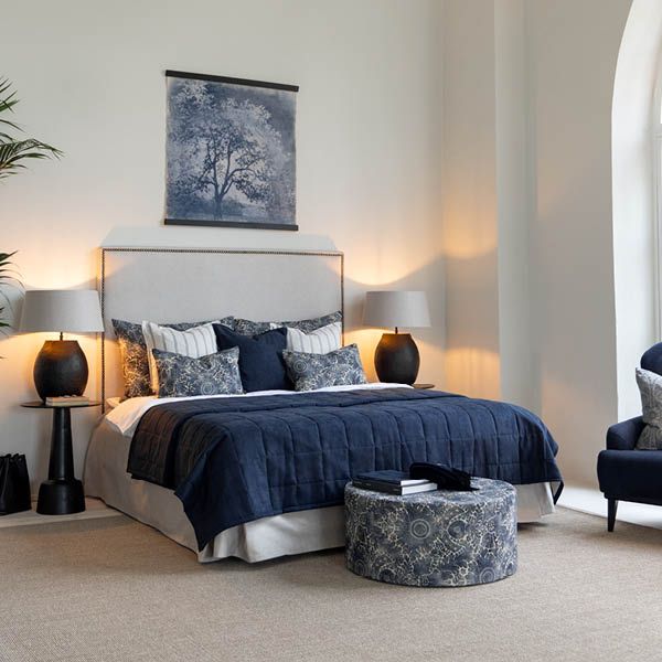 Fiora Svart Lav Bordlampe - Artwood