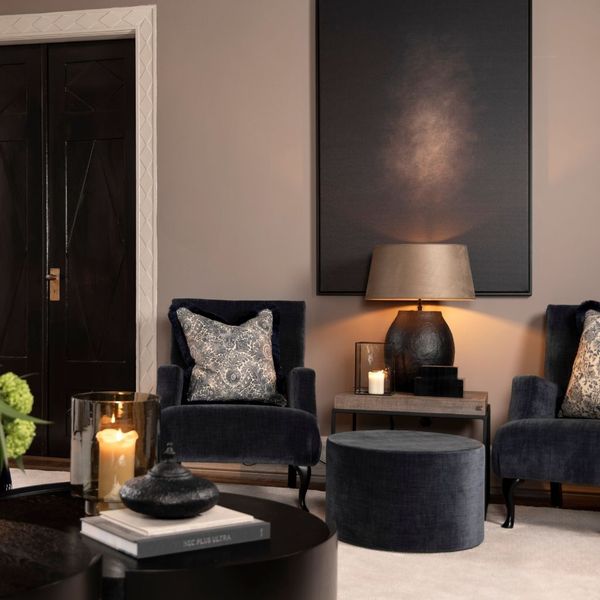 Fiora Svart Lav Bordlampe - Artwood